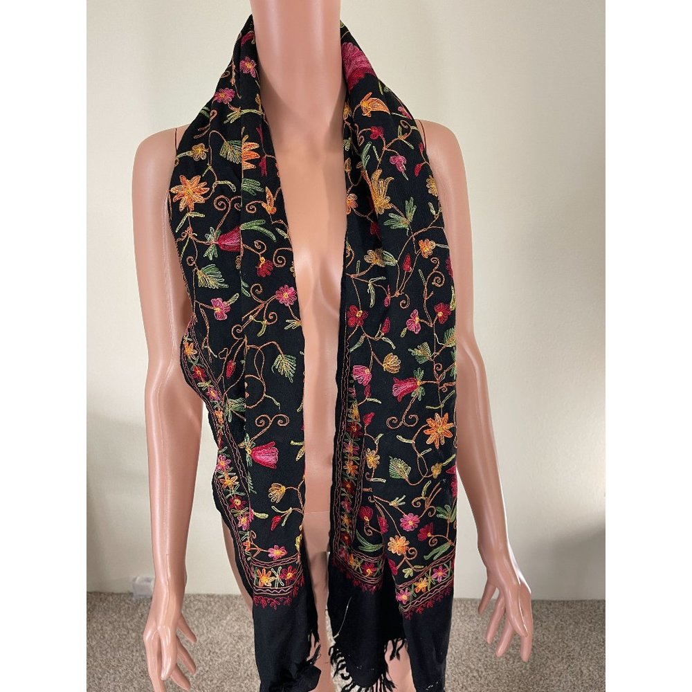 NWT Womens Black Wool Shawl One Size